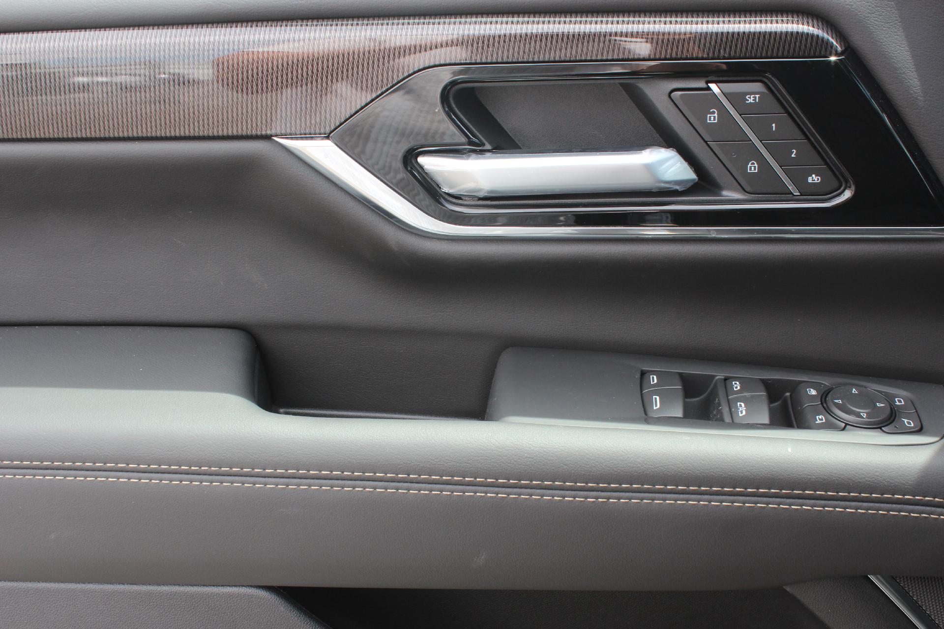 2025 GMC Yukon Vehicle Photo in AURORA, CO 80012-4011