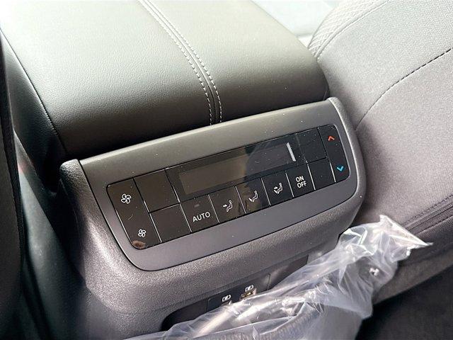 2025 Nissan Pathfinder Vehicle Photo in Flemington, NJ 08822