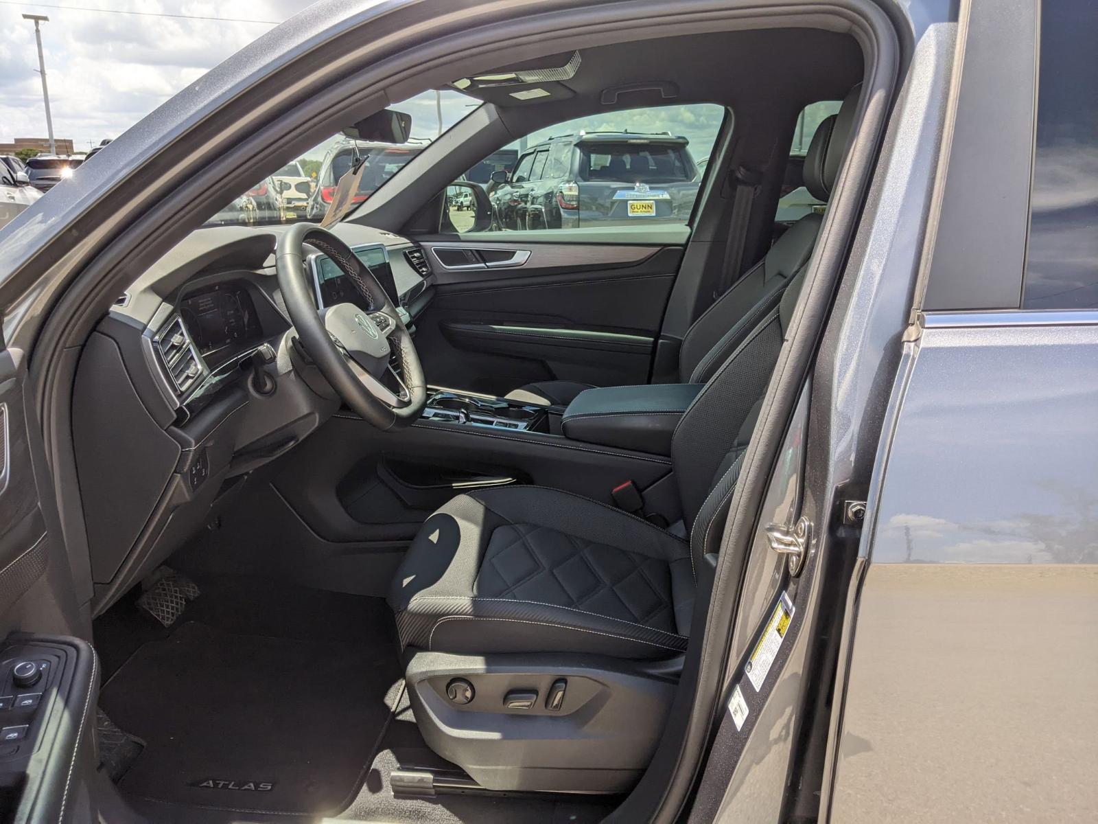 2024 Volkswagen Atlas Cross Sport Vehicle Photo in Seguin, TX 78155
