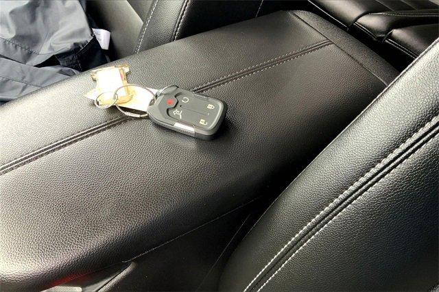 2024 GMC Terrain Vehicle Photo in TOPEKA, KS 66609-0000