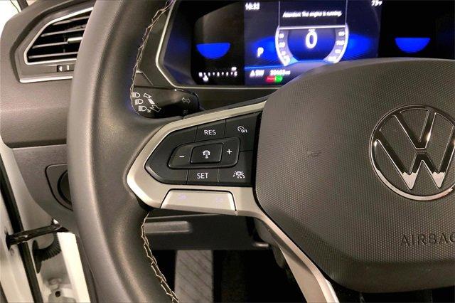 2024 Volkswagen Tiguan Vehicle Photo in KANSAS CITY, MO 64114-4502