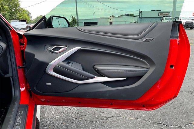 2021 Chevrolet Camaro Vehicle Photo in INDEPENDENCE, MO 64055-1314