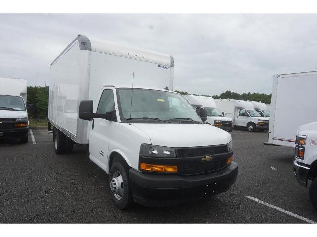 2023 Chevrolet Express Cutaway 4500 Vehicle Photo in ALCOA, TN 37701-3235