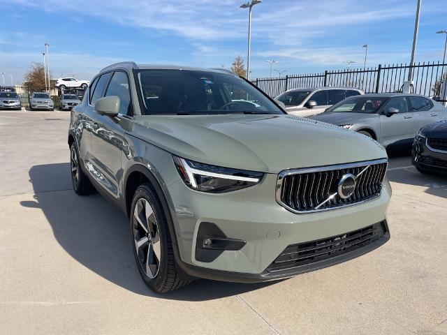 2025 Volvo XC40 Vehicle Photo in Grapevine, TX 76051