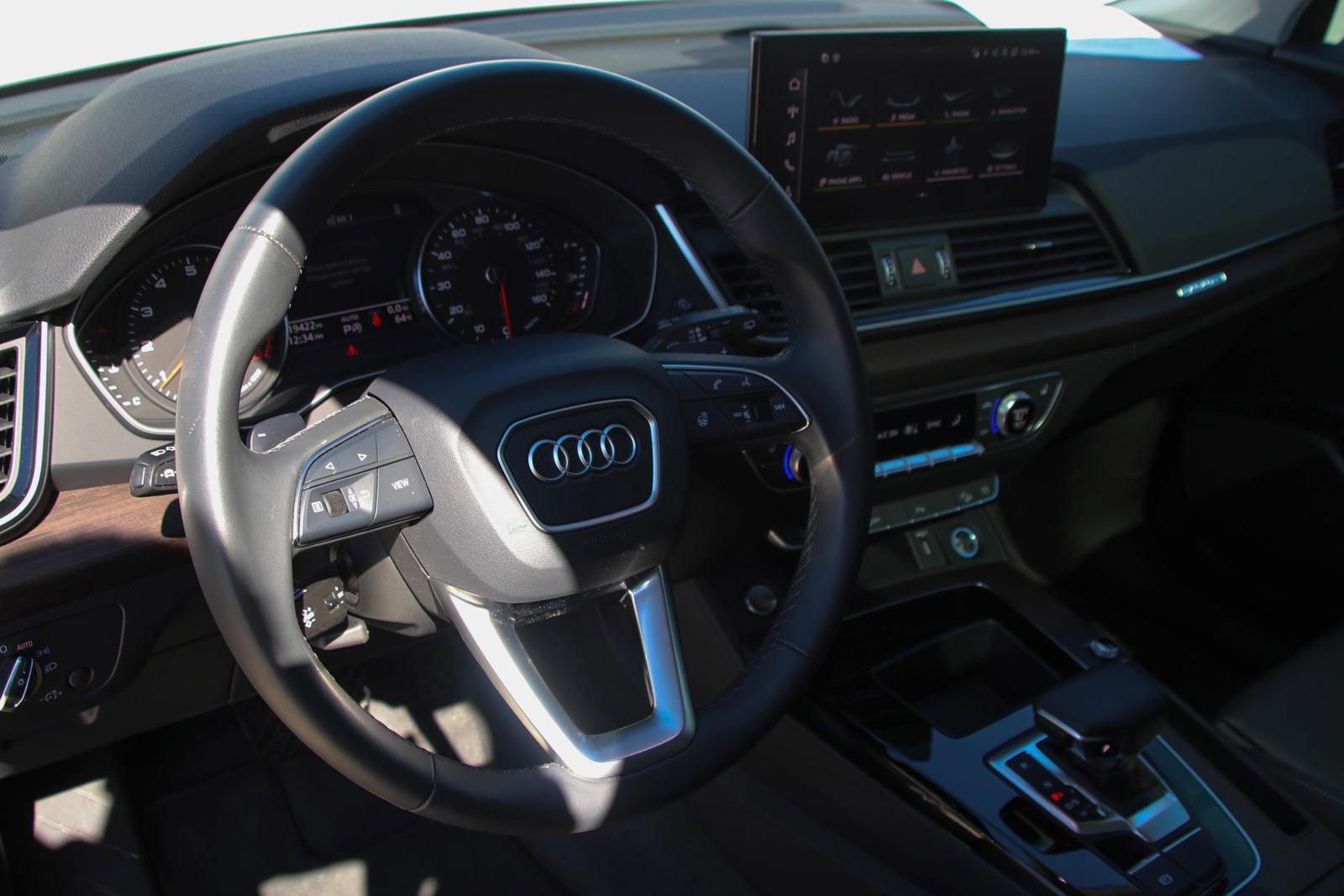 2024 Audi Q5 Vehicle Photo in SUGAR LAND, TX 77478