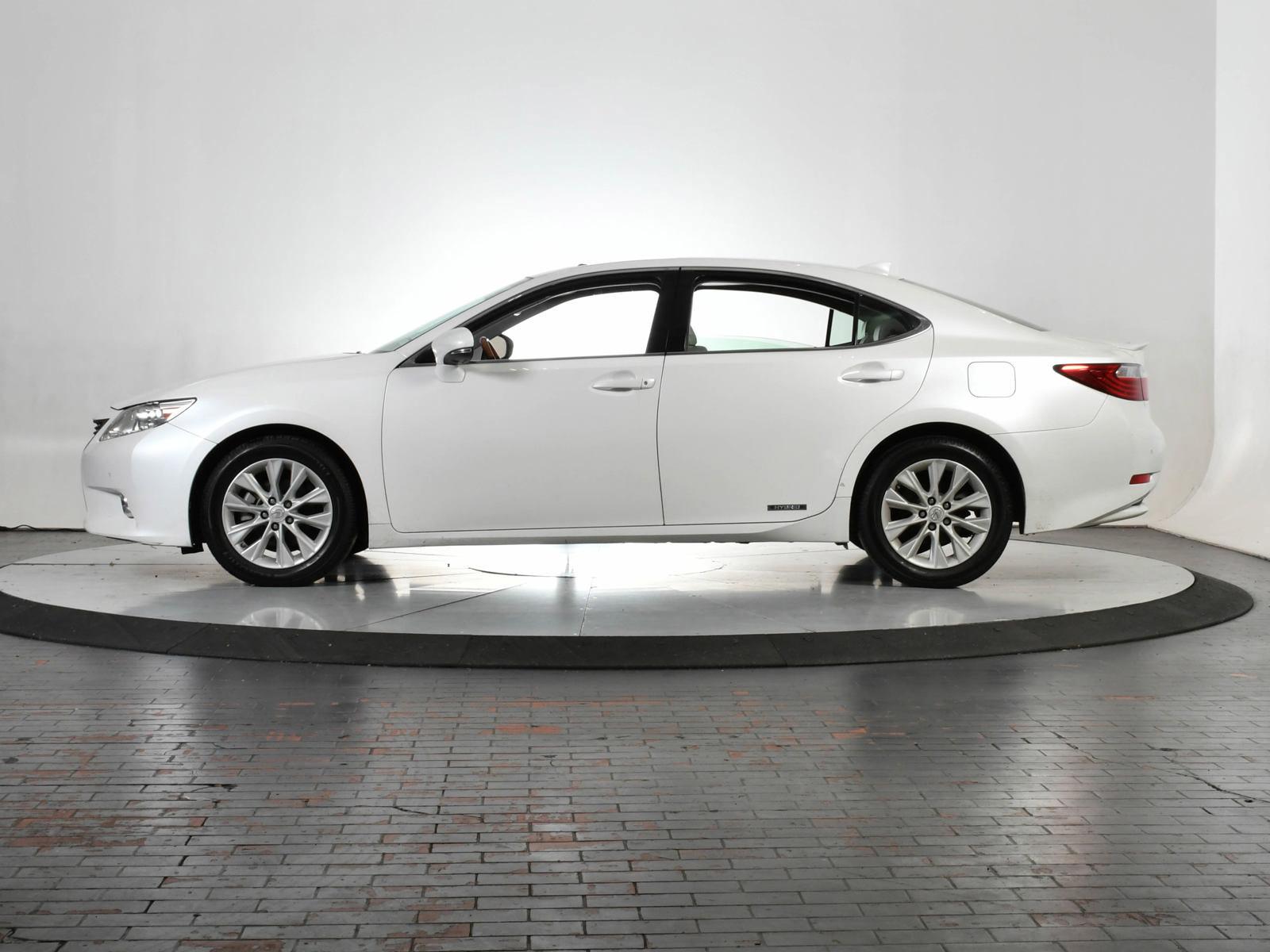 2015 Lexus ES 300h Vehicle Photo in DALLAS, TX 75235