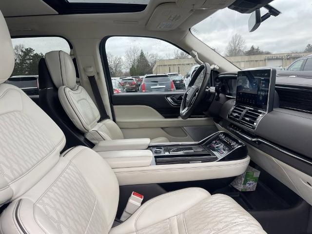 2023 Lincoln Navigator Vehicle Photo in BEACHWOOD, OH 44122-4298