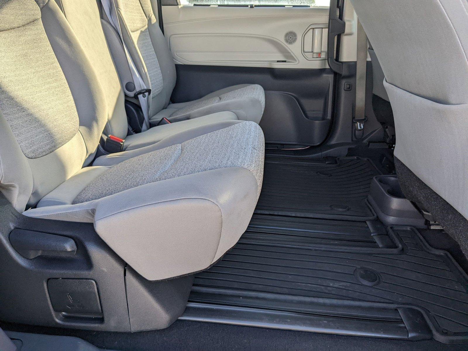 2022 Toyota Sienna Vehicle Photo in Davie, FL 33331