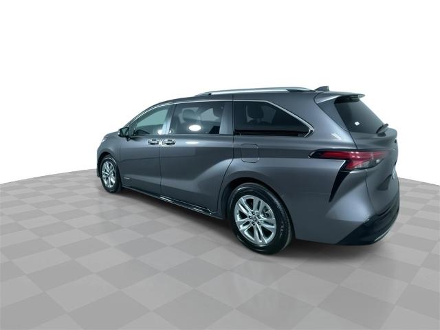 2021 Toyota Sienna Vehicle Photo in GILBERT, AZ 85297-0402