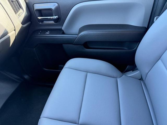 2024 Chevrolet Silverado 5500 HD Vehicle Photo in COLUMBIA, MO 65203-3903