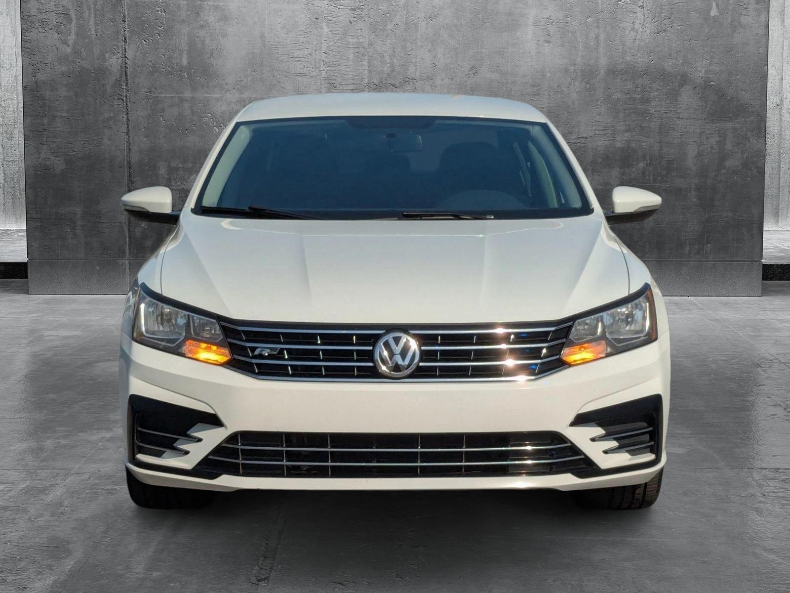 2018 Volkswagen Passat Vehicle Photo in St. Petersburg, FL 33713