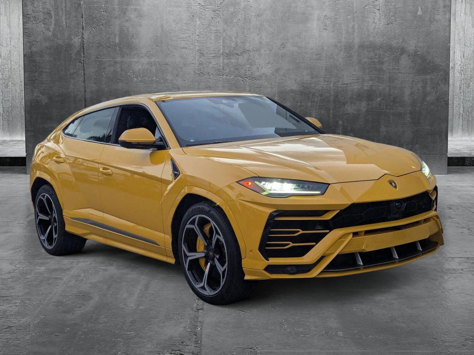 2021 Lamborghini Urus Vehicle Photo in Miami, FL 33169