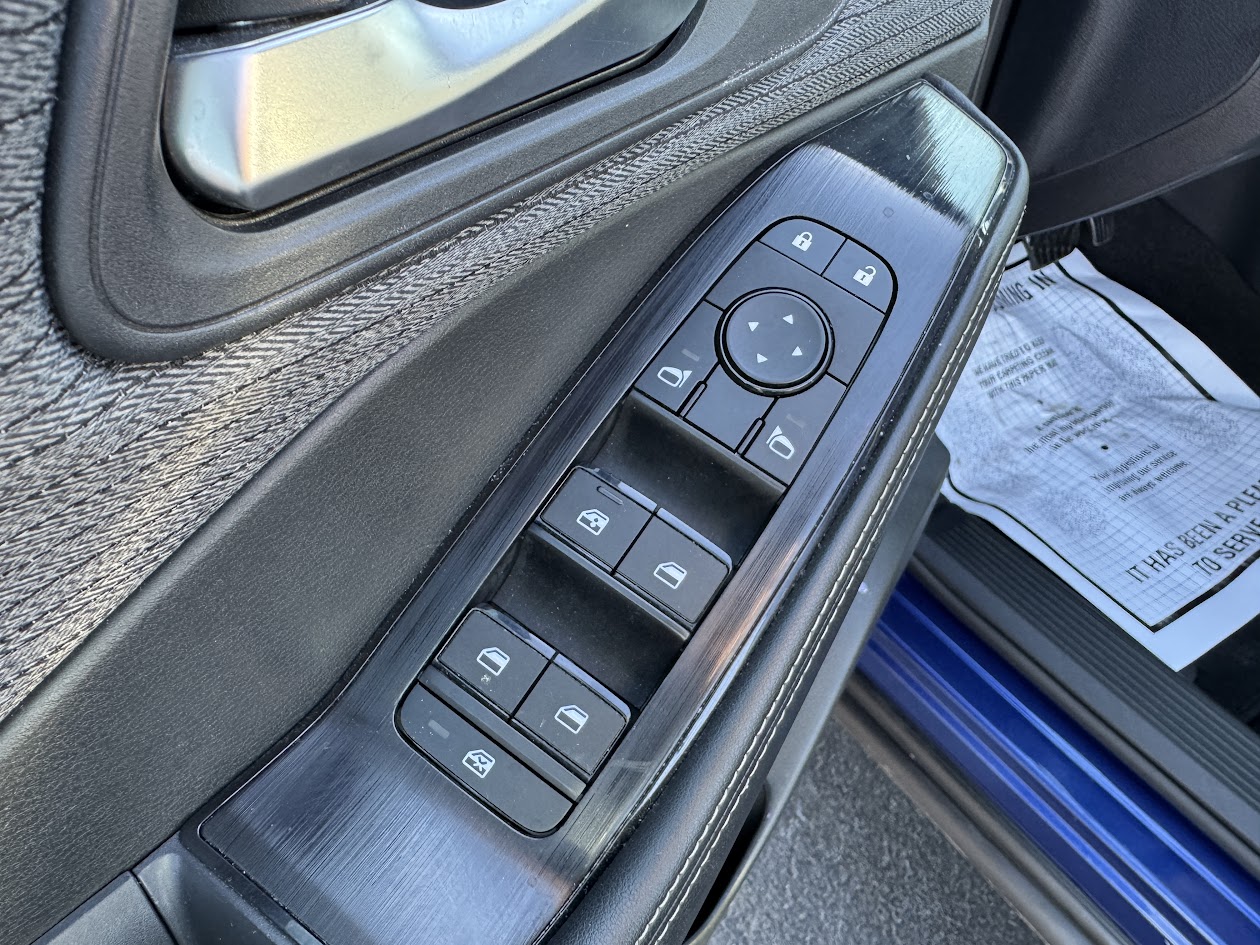 2023 Nissan Rogue Vehicle Photo in BOONVILLE, IN 47601-9633