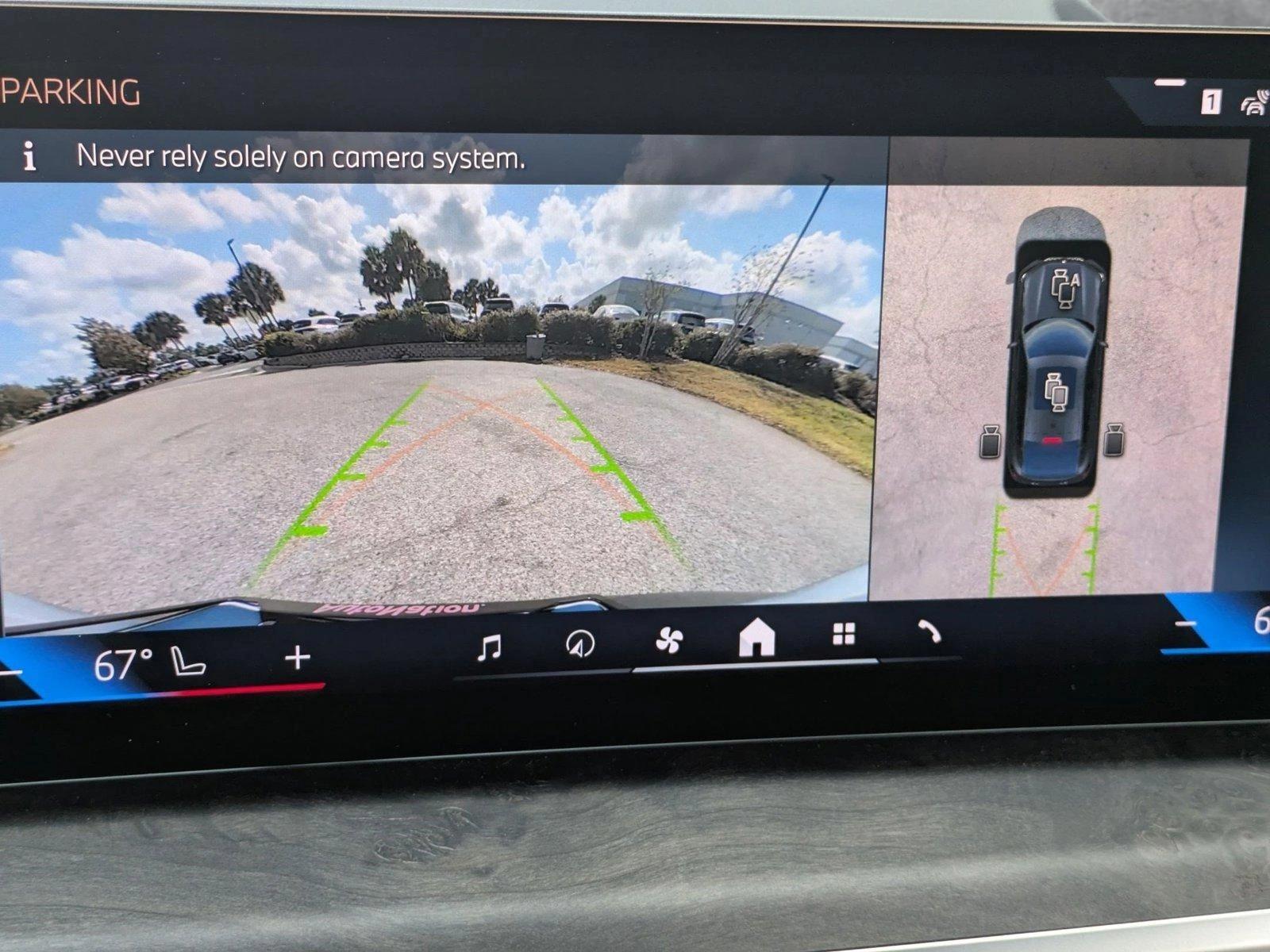 2024 BMW X6 xDrive40i Vehicle Photo in Sarasota, FL 34231