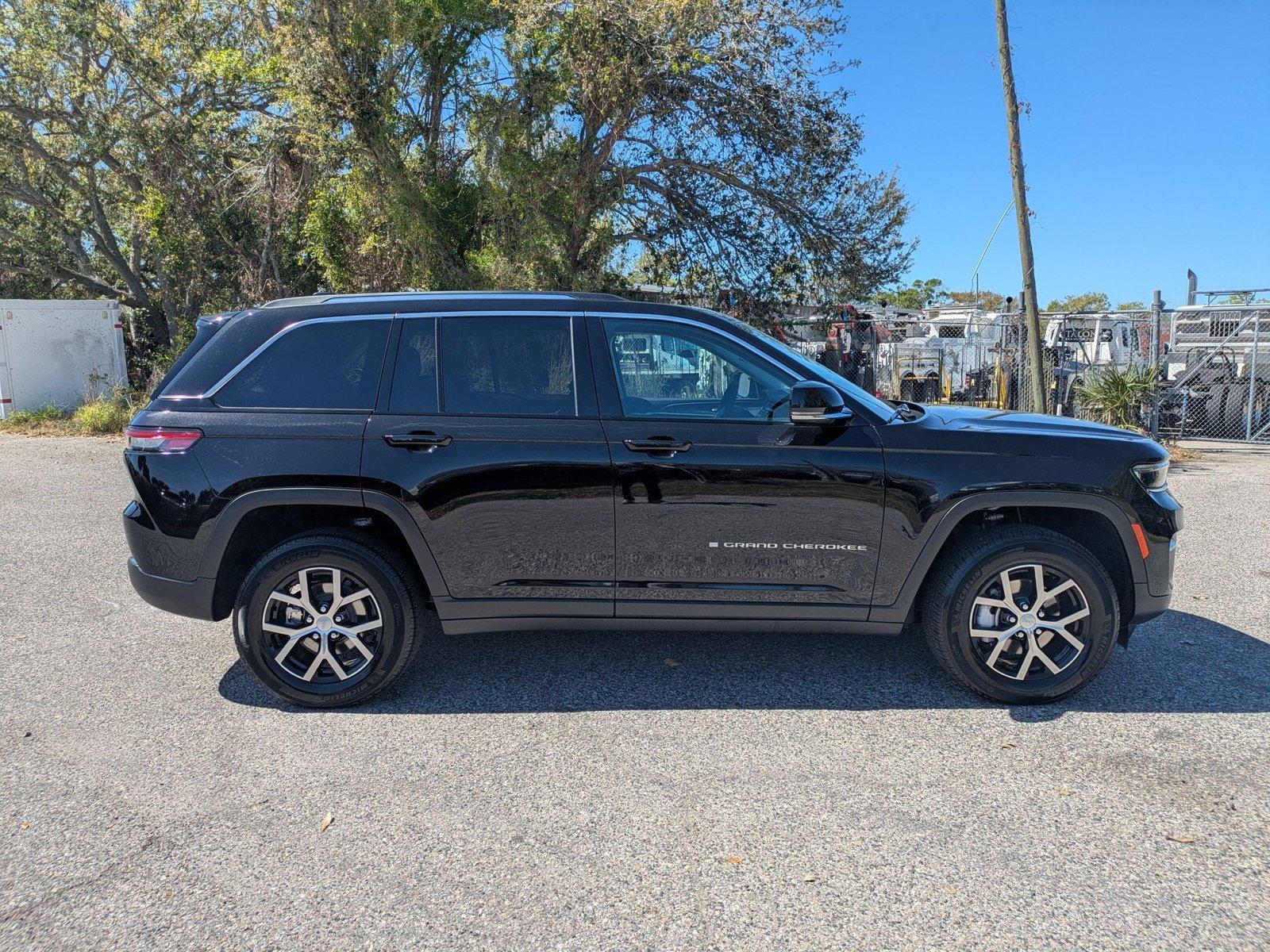 2024 Jeep Grand Cherokee Vehicle Photo in Sarasota, FL 34231