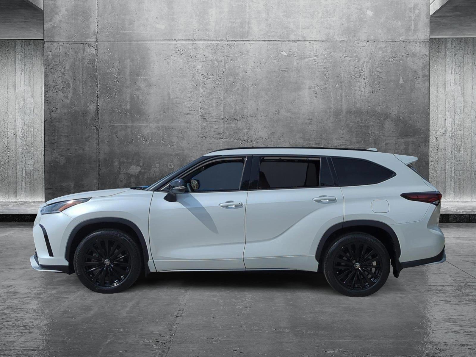 2024 Toyota Highlander Vehicle Photo in Ft. Myers, FL 33907