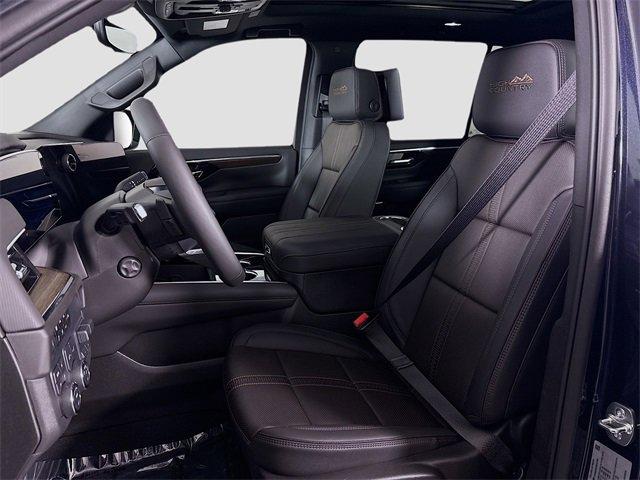 2025 Chevrolet Suburban Vehicle Photo in PUYALLUP, WA 98371-4149