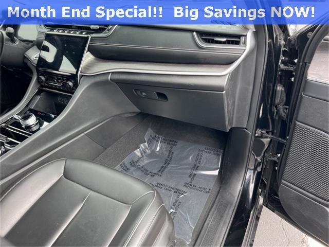 2023 Jeep Grand Cherokee L Vehicle Photo in GREEN BAY, WI 54304-5303