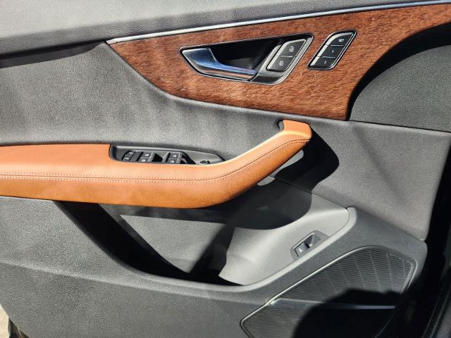 2025 Audi Q7 Vehicle Photo in HOUSTON, TX 77090