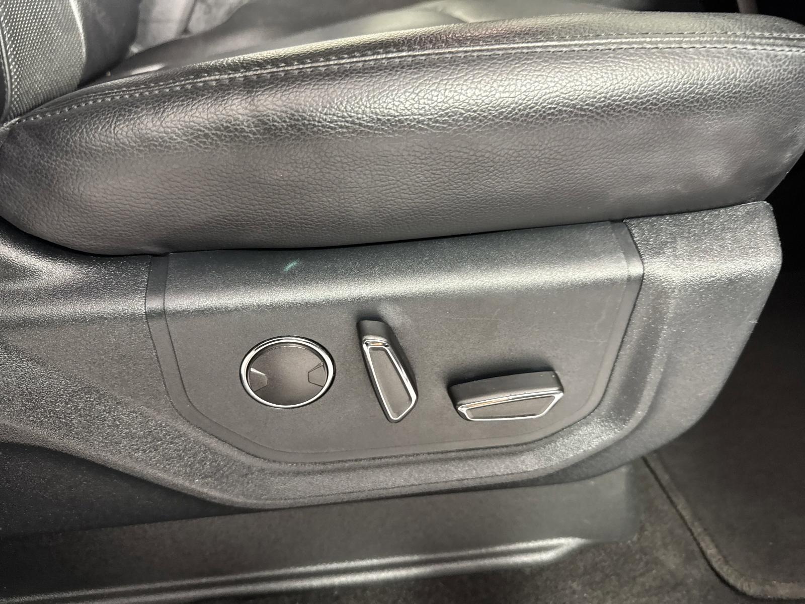 2021 Ford Expedition Max Vehicle Photo in GEORGETOWN, TX 78626-7508