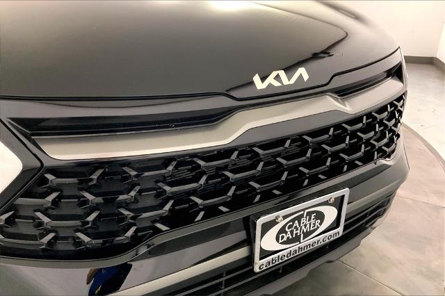 2023 Kia Sportage Vehicle Photo in Lees Summit, MO 64086