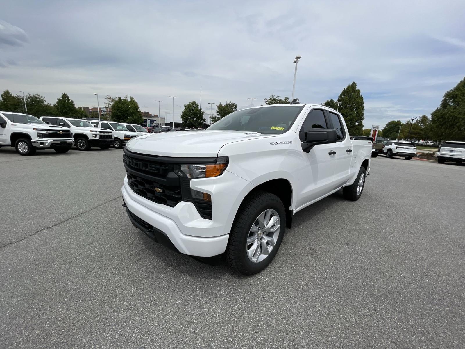 2024 Chevrolet Silverado 1500 Vehicle Photo in BENTONVILLE, AR 72712-4322