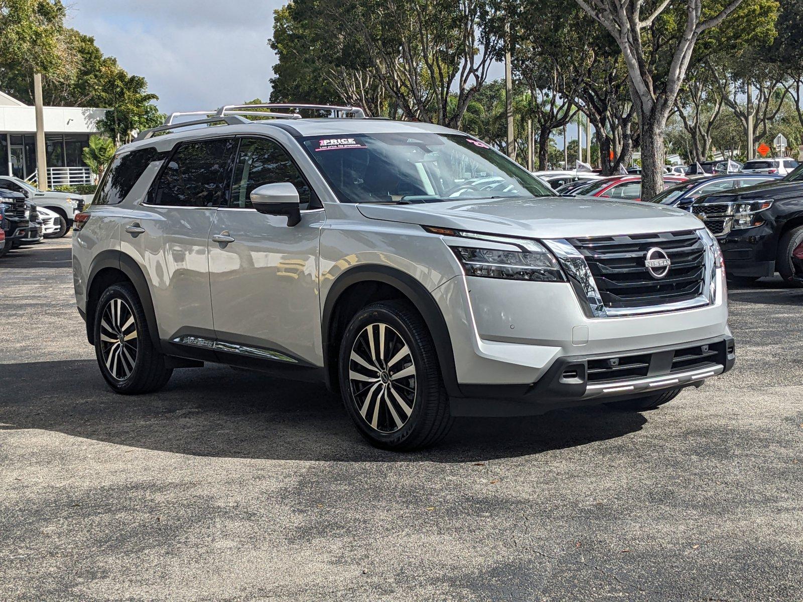 2023 Nissan Pathfinder Vehicle Photo in GREENACRES, FL 33463-3207