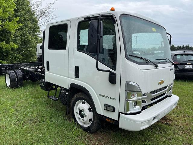 2024 Chevrolet Low Cab Forward 5500 HG Vehicle Photo in ALCOA, TN 37701-3235