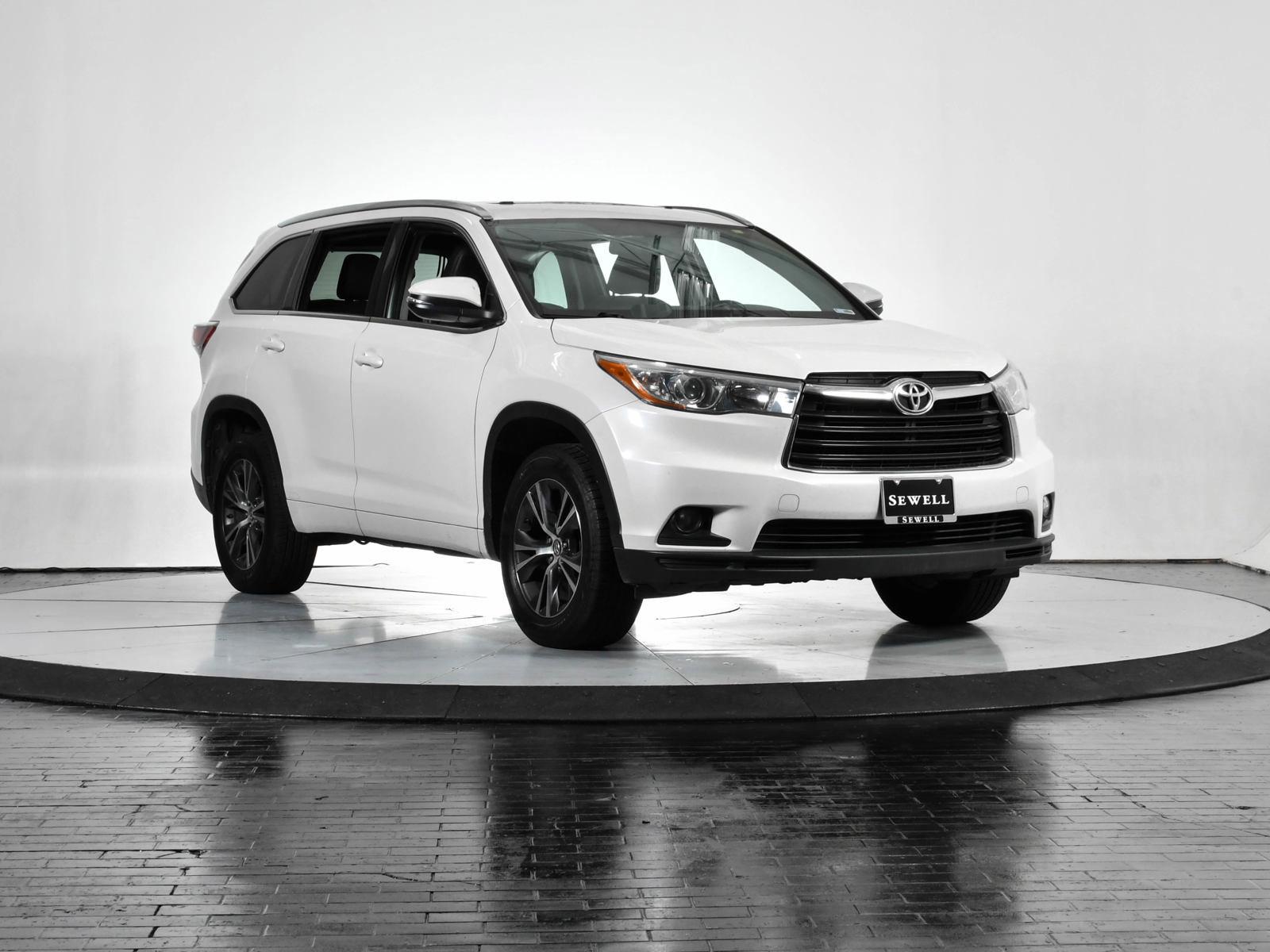 2016 Toyota Highlander Vehicle Photo in DALLAS, TX 75235