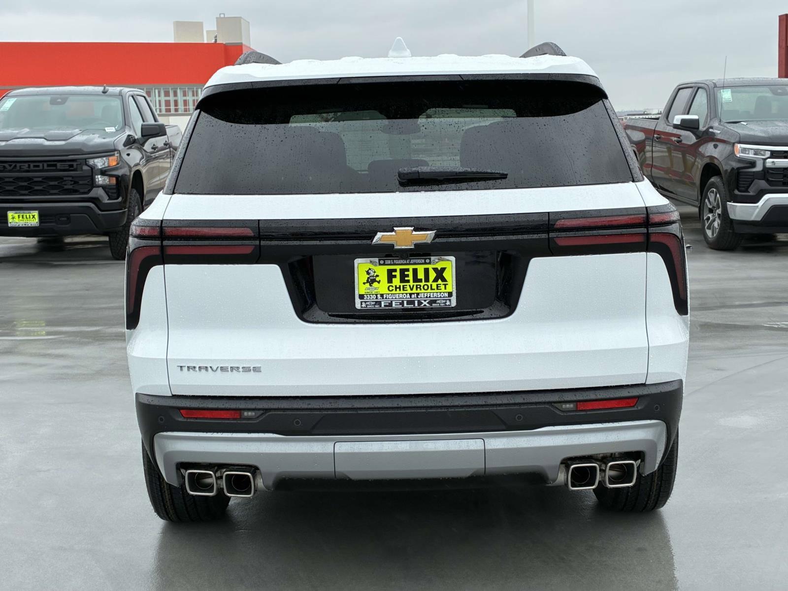 2025 Chevrolet Traverse Vehicle Photo in LOS ANGELES, CA 90007-3794