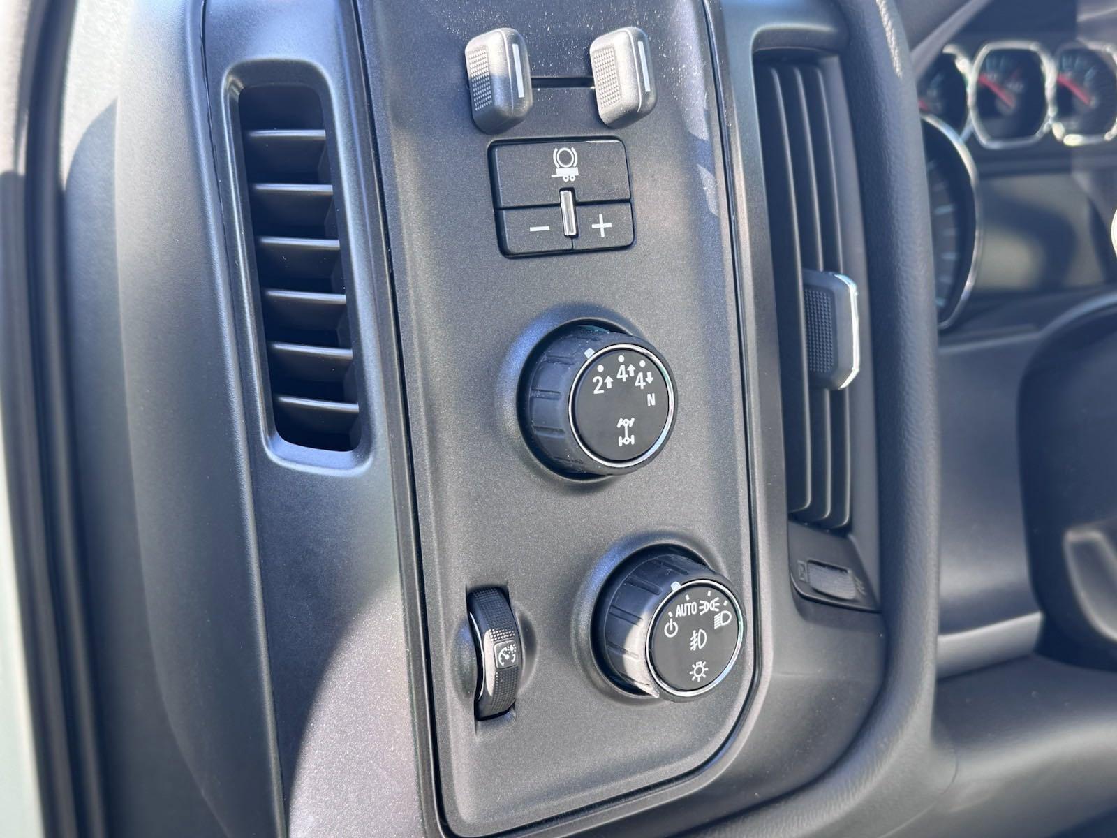 2024 Chevrolet Silverado 5500 HD Vehicle Photo in GEORGETOWN, TX 78626-7508
