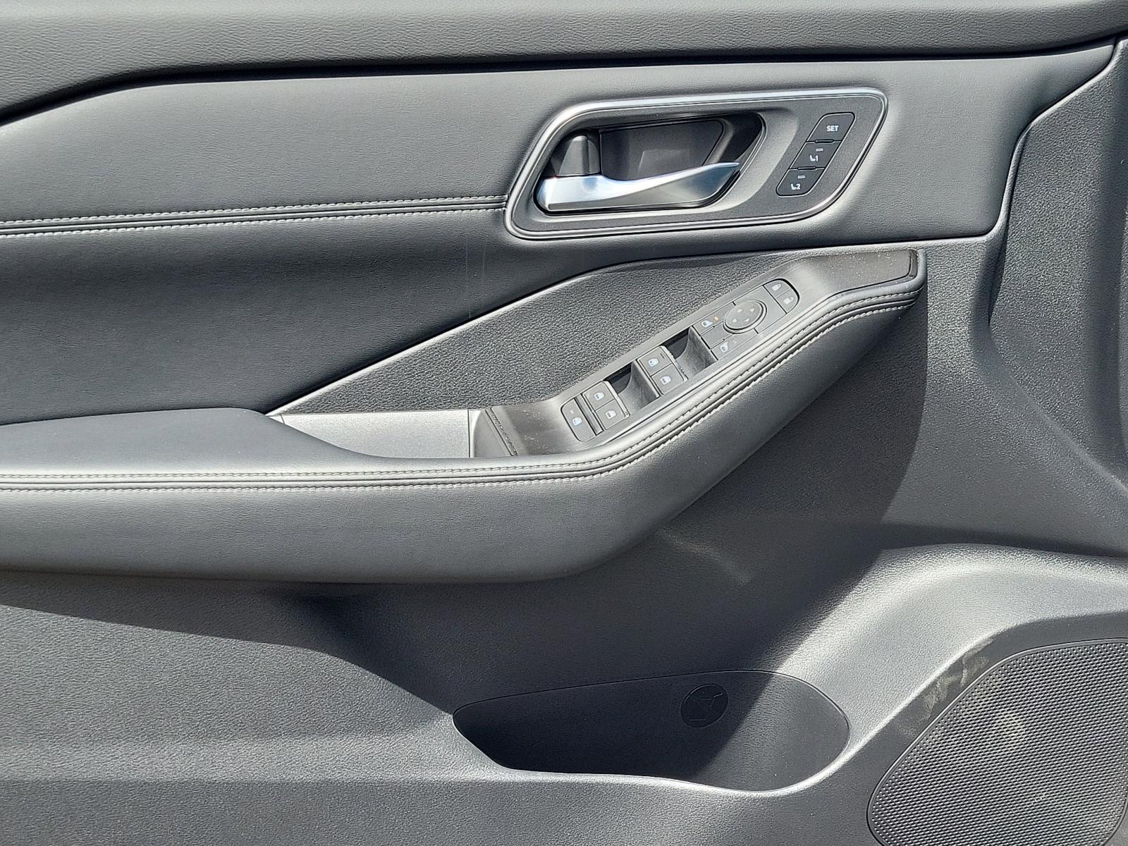 2025 Nissan Rogue Vehicle Photo in Albuquerque, NM 87110