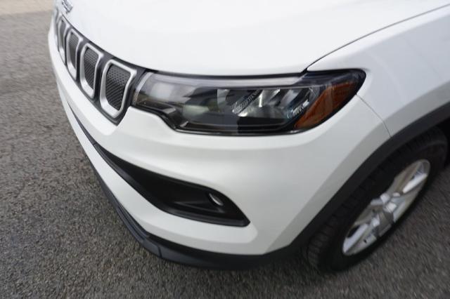 2022 Jeep Compass Vehicle Photo in FAIRMONT, WV 26554-2318