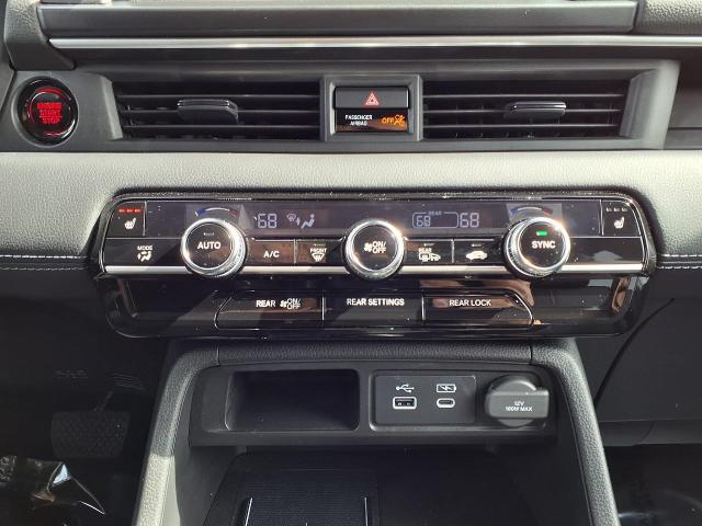 2025 Honda Pilot Vehicle Photo in Oshkosh, WI 54904