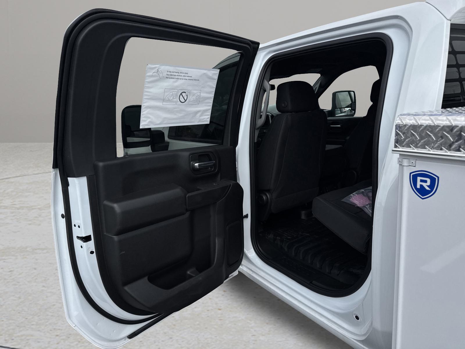 2025 Chevrolet Silverado 3500 HD Chassis Cab Vehicle Photo in GEORGETOWN, TX 78626-7508