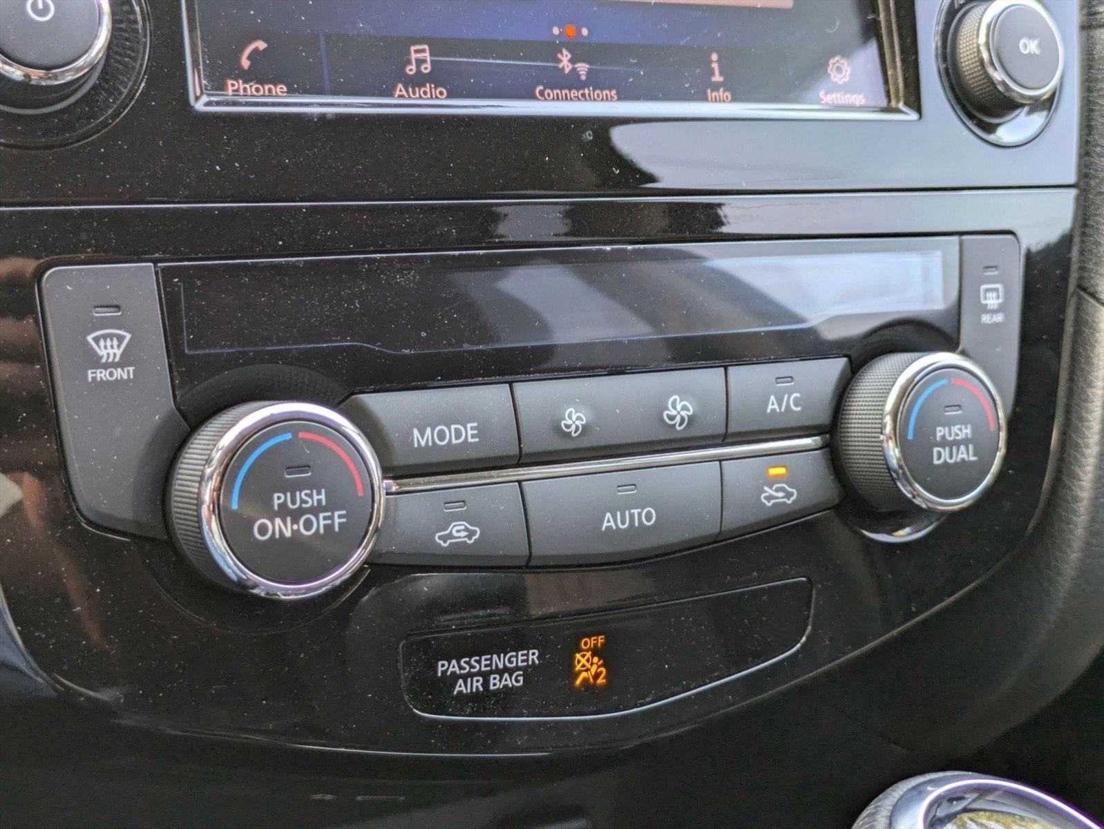 2018 Nissan Rogue Vehicle Photo in Tampa, FL 33614