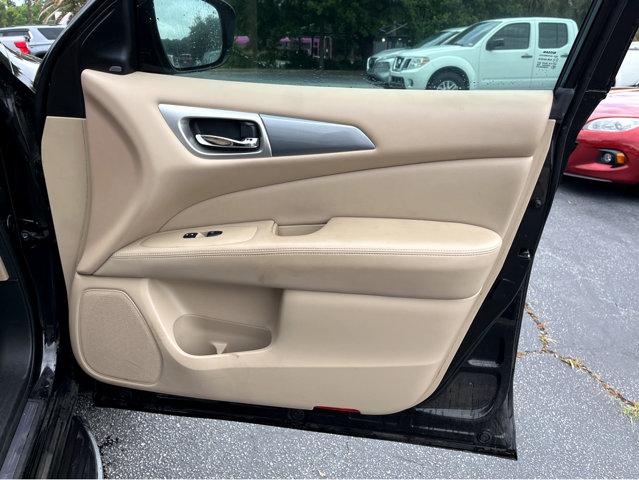 2017 Nissan Pathfinder Vehicle Photo in Savannah, GA 31419