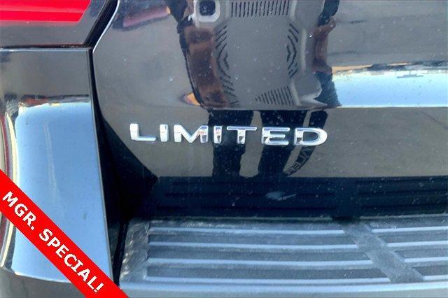 2022 Ford Expedition Vehicle Photo in TOPEKA, KS 66609-0000