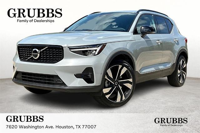 2026 Volvo XC40 Vehicle Photo in Houston, TX 77007