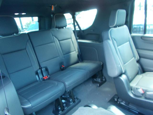 2025 GMC Yukon XL Vehicle Photo in LOWELL, MA 01852-4336