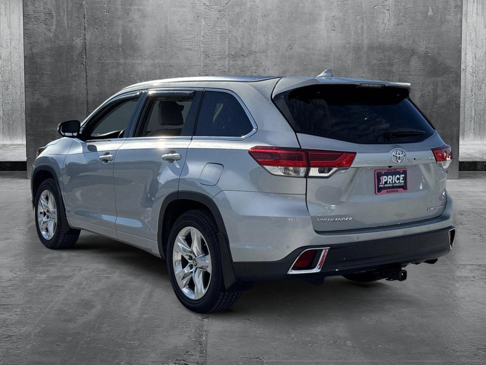 2019 Toyota Highlander Vehicle Photo in Ft. Myers, FL 33907