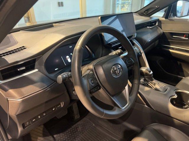 2023 Toyota Venza Limited photo 13