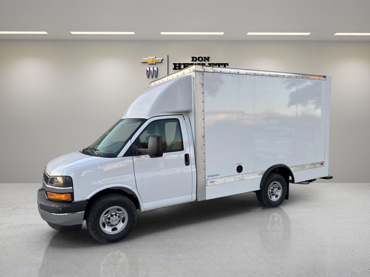 2024 Chevrolet Express Cutaway 3500 Vehicle Photo in GEORGETOWN, TX 78626-7508