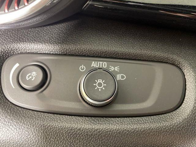 2025 Chevrolet Trax Vehicle Photo in PHOENIX, AZ 85014-3381
