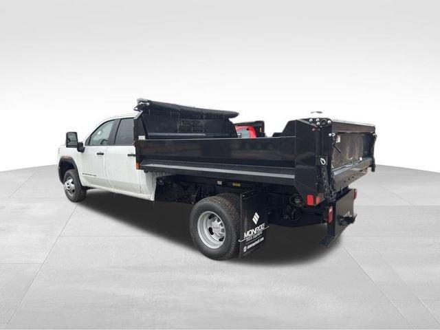 2025 GMC Sierra 3500 HD Chassis Cab Vehicle Photo in MEDINA, OH 44256-9631