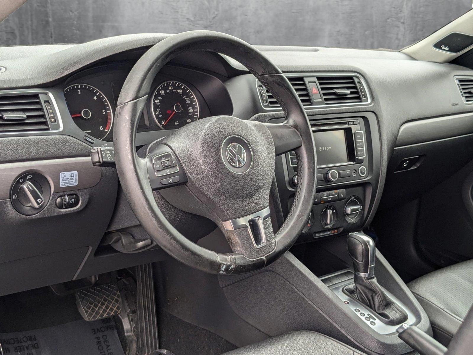 2014 Volkswagen Jetta Sedan Vehicle Photo in St. Petersburg, FL 33713