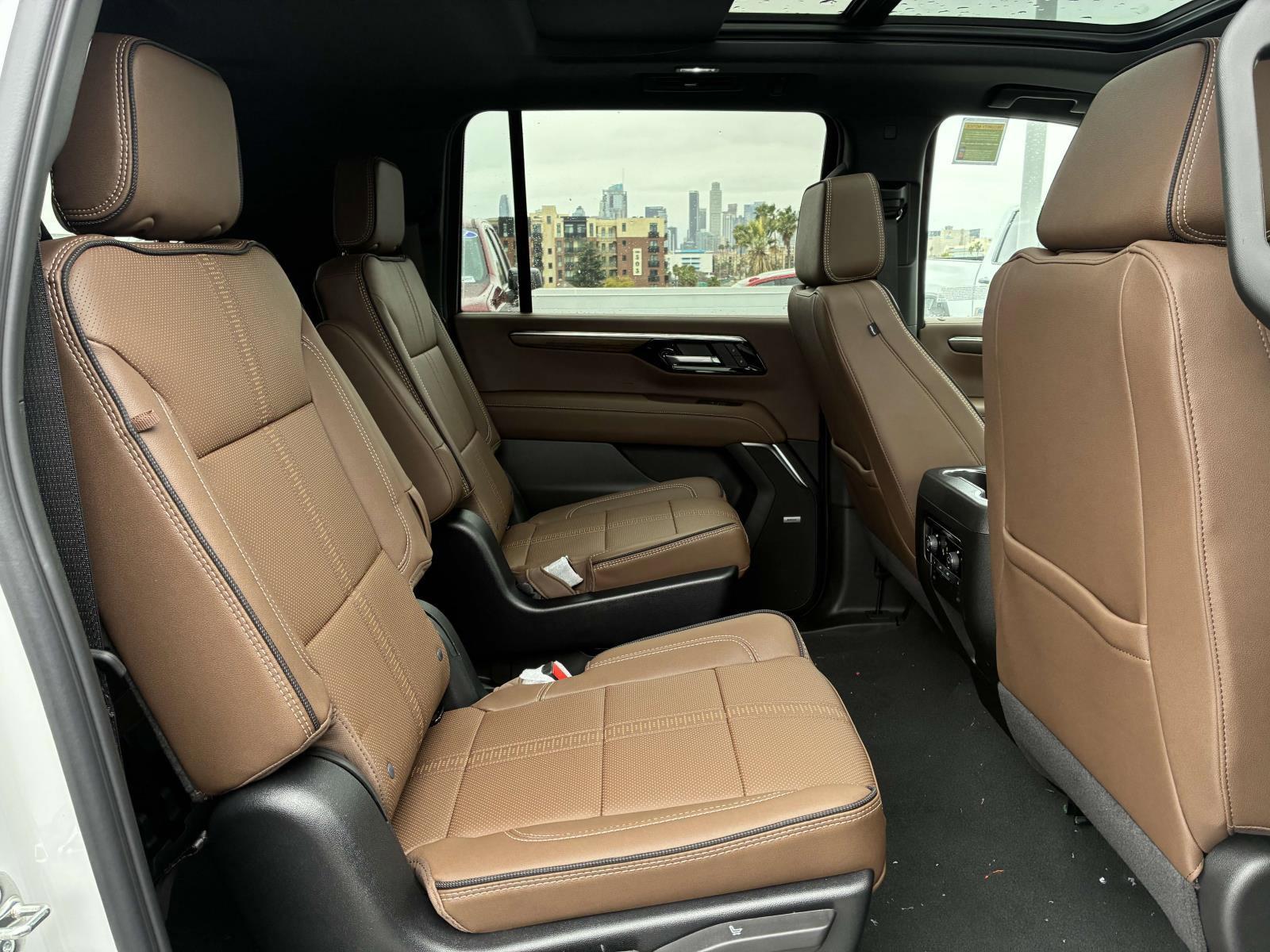2025 Chevrolet Suburban Vehicle Photo in LOS ANGELES, CA 90007-3794
