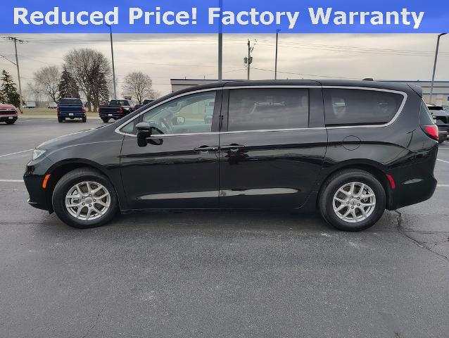 2024 Chrysler Pacifica Vehicle Photo in GREEN BAY, WI 54304-5303