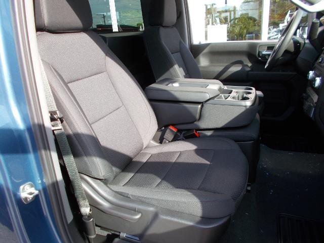 2025 GMC Sierra 3500HD Vehicle Photo in LOWELL, MA 01852-4336