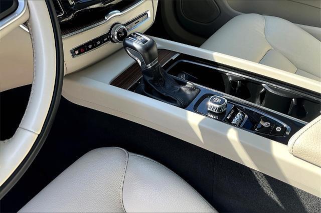 2021 Volvo XC60 Vehicle Photo in Houston, TX 77007